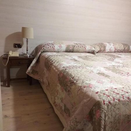 Hotel Giral Biescas  Extérieur photo