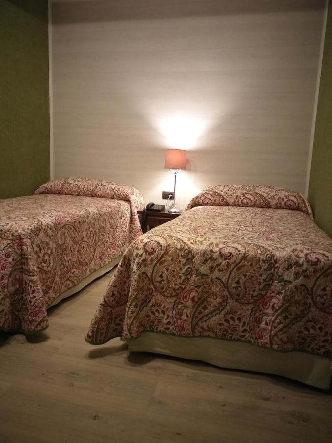 Hotel Giral Biescas  Extérieur photo