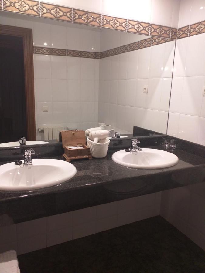 Hotel Giral Biescas  Extérieur photo