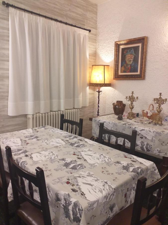 Hotel Giral Biescas  Extérieur photo