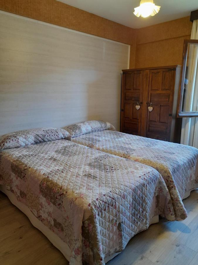 Hotel Giral Biescas  Extérieur photo
