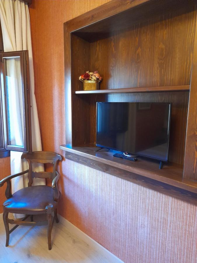 Hotel Giral Biescas  Extérieur photo