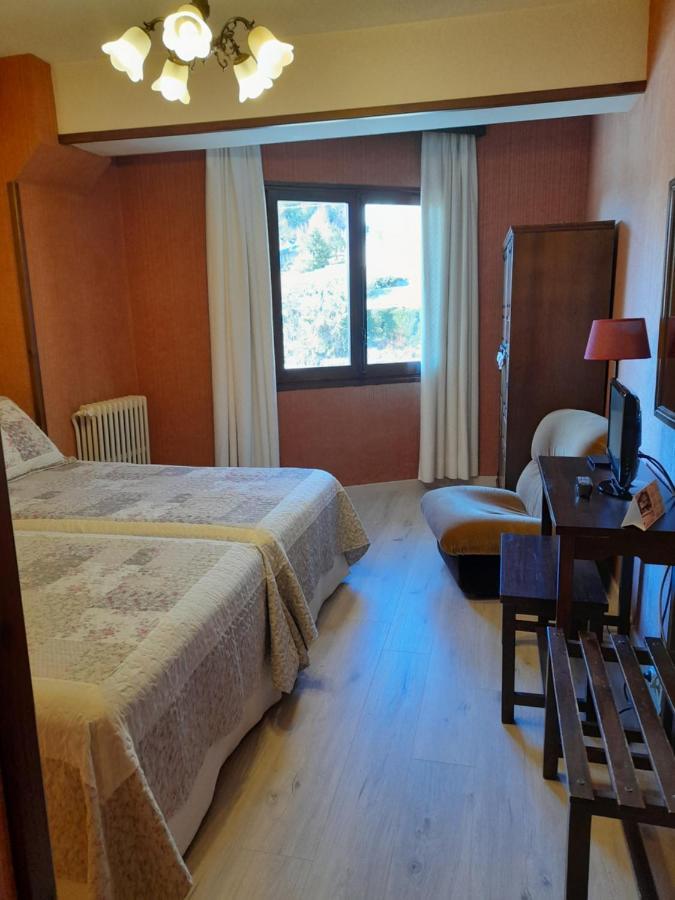 Hotel Giral Biescas  Extérieur photo